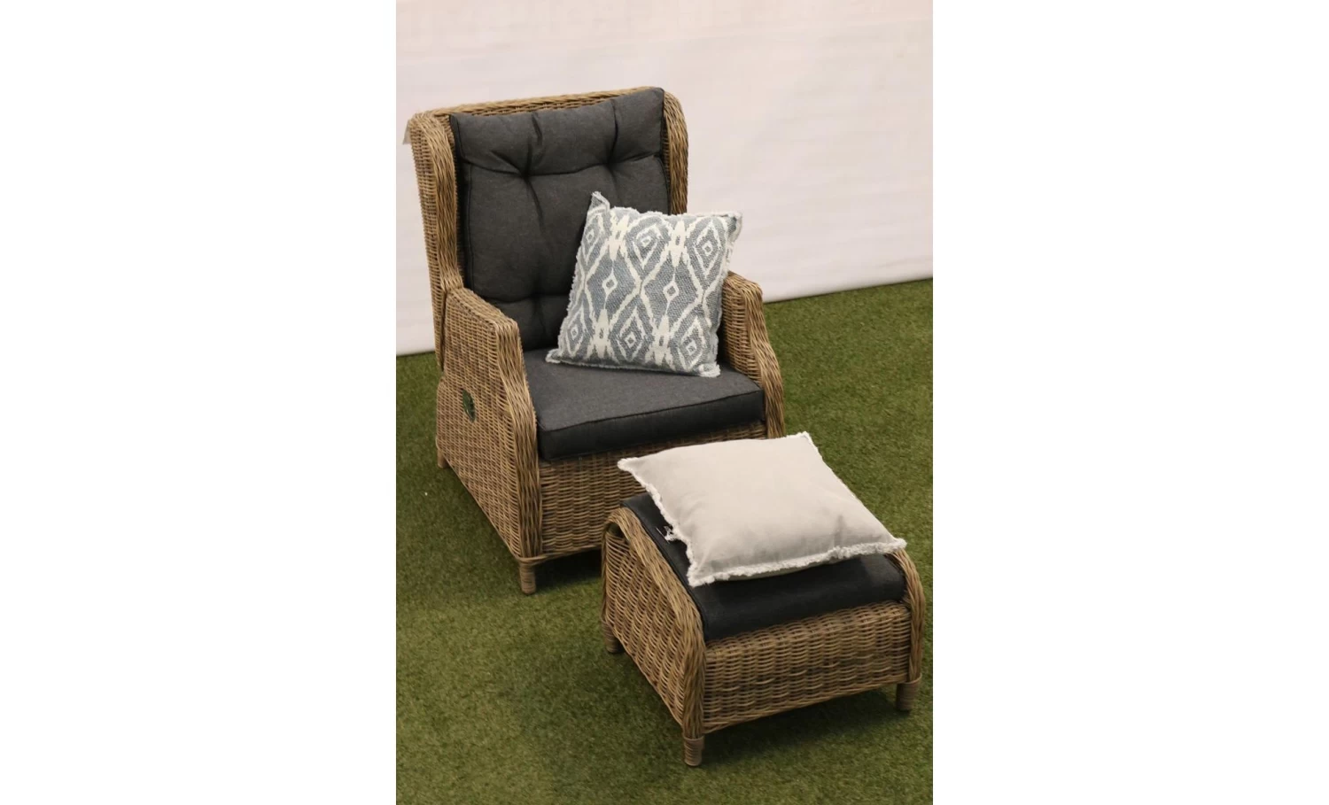 Puglia Verstelbare Stoel Met Voetenbank 1 Puglia Verstelbare Stoel Met Voetenbank